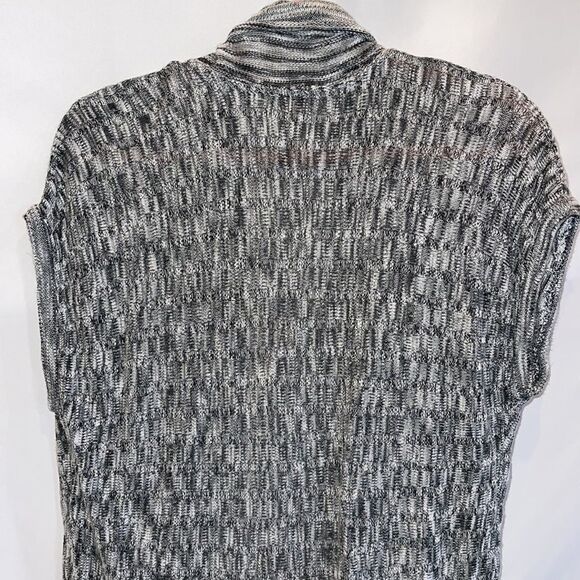 Open front lightweight sweater vest Size Medium - Picture 8 of 9